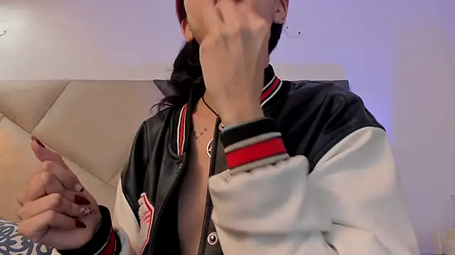 Snapshot of BonnieCute_ chatting on October 2025 12:00:01 AM BonnieCute online show from October 2025 12:00:01 AM