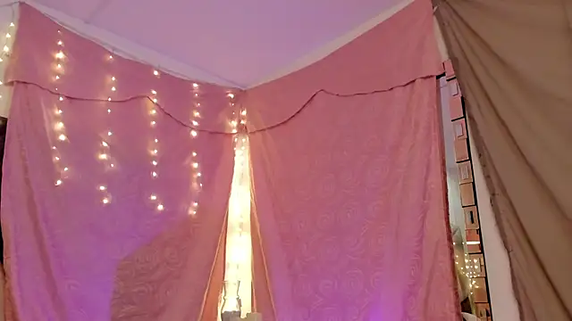 Snapshot of BonnieCute_ chatting on November 2025 01:09:02 AM BonnieCute online show from November 2025 01:09:02 AM