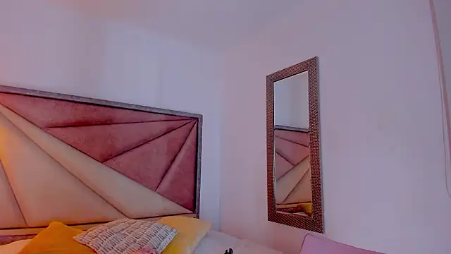 BonnieCute  online show from February 2026 11:48:02 PM