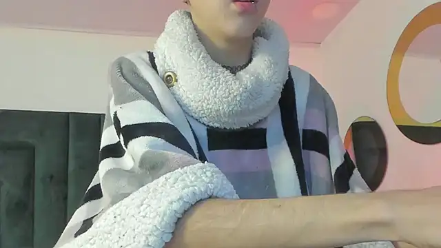 Snapshot of BonnieCute_ chatting on March 2025 11:41:01 AM BonnieCute online show from March 2025 11:41:01 AM