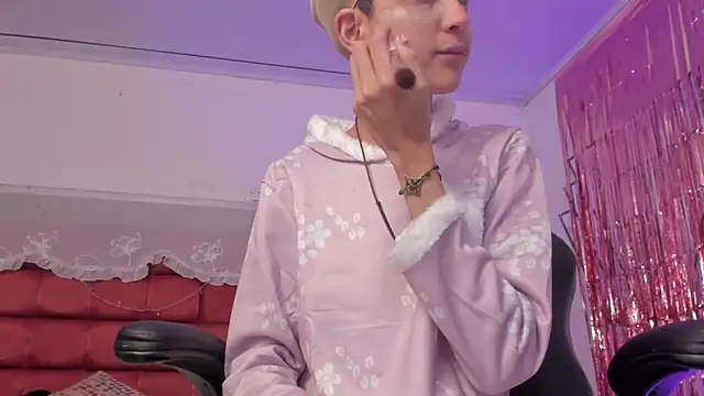 Snapshot of BonnieCute_ chatting on March 2025 11:40:01 AM BonnieCute online show from March 2025 11:40:01 AM