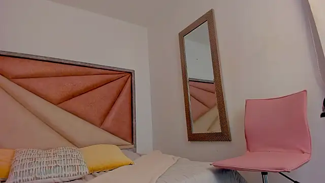 BonnieCute  online show from February 2026 11:48:01 PM