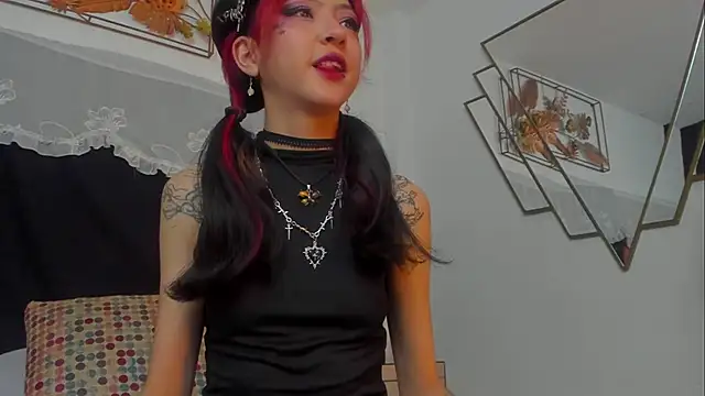 Snapshot of BonnieCute_ chatting on November 2025 11:41:02 PM BonnieCute online show from November 2025 11:41:02 PM