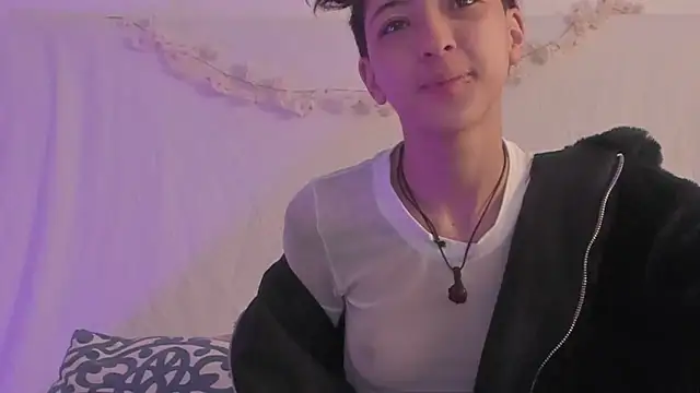 Snapshot of BonnieCute_ chatting on March 2025 11:36:02 AM BonnieCute online show from March 2025 11:36:02 AM