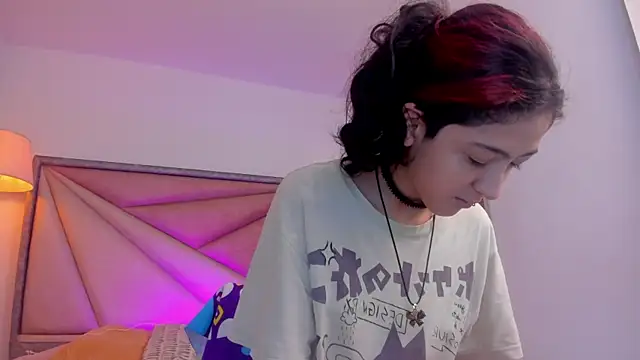 Snapshot of BonnieCute_ chatting on November 2025 11:41:01 PM BonnieCute online show from November 2025 11:41:01 PM