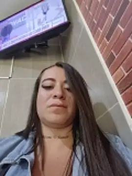 Snapshot of Alona_Evans chatting on June 2026 10:37:01 PM Alona Evans online show from June 2026 10:37:01 PM