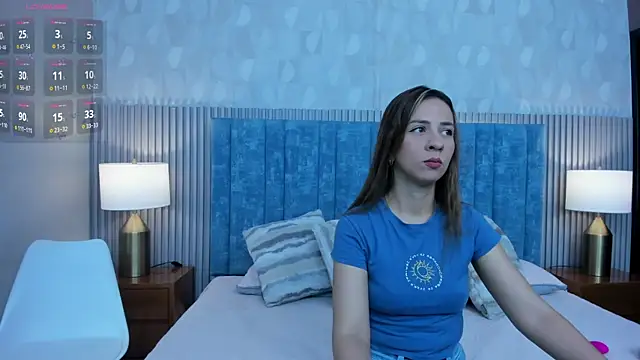 Ivi Akina online show from December 2025 06:19:01 PM