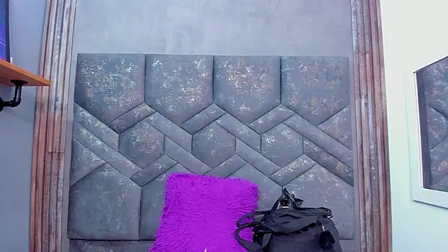 dalilaqueen online show from October 2025 12:15:01 PM