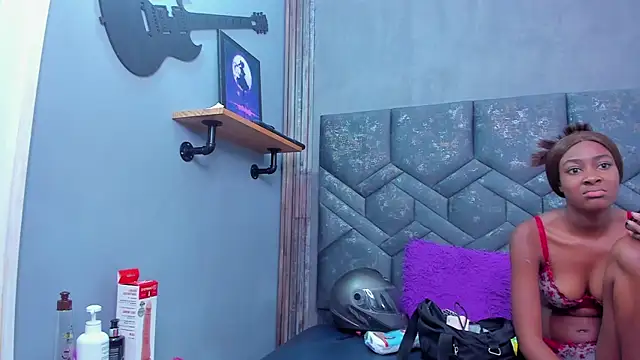 dalilaqueen online show from October 2025 11:52:02 AM