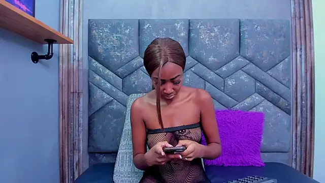 dalilaqueen online show from November 2025 11:59:02 AM