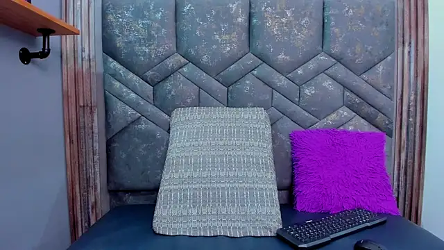 dalilaqueen online show from November 2025 02:53:02 PM