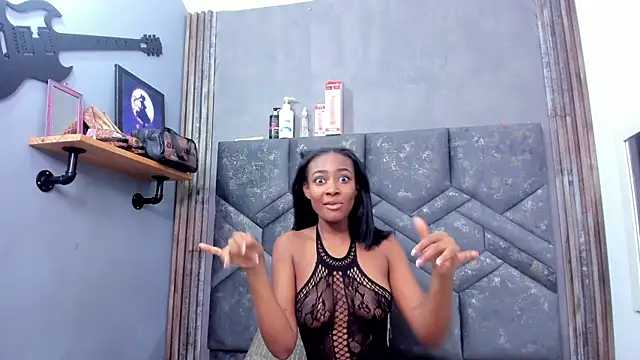 dalilaqueen online show from February 2026 12:18:01 PM