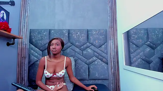 dalilaqueen online show from November 2025 12:09:01 PM