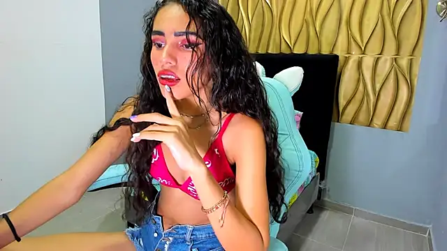 Snapshot of Evelin_shy chatting on November 2025 02:59:01 AM Evelin shy online show from November 2025 02:59:01 AM