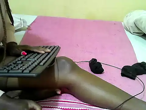 Quincy joyy online show from October 2025 01:39:02 AM