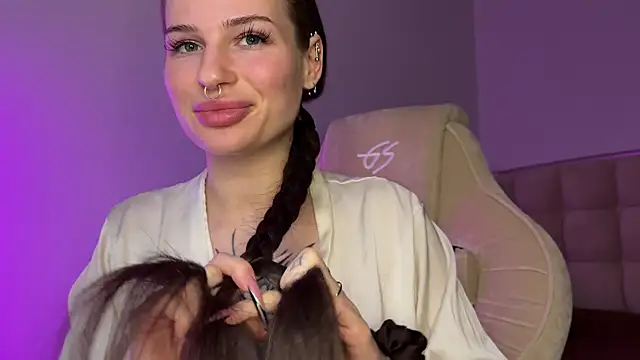 Snapshot of MarlynRobertsen chatting on February 2026 12:56:01 PM MarlynRobertsen online show from February 2026 12:56:01 PM