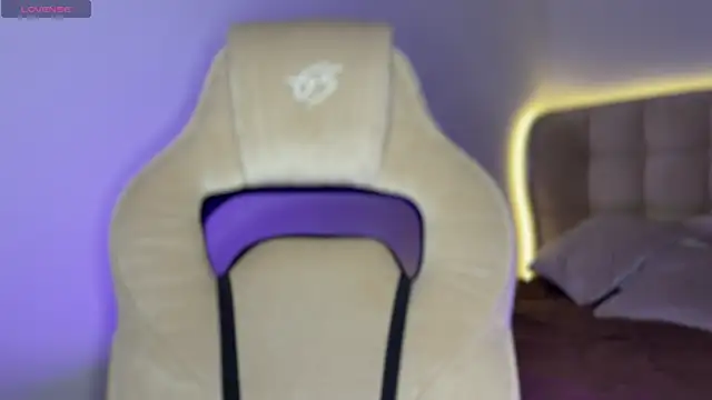 MarlynRobertsen online show from November 2025 01:26:02 PM