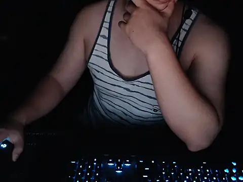 thealfawolf01 online show from May 2026 05:17:01 AM