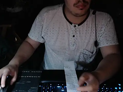 thealfawolf01 online show from May 2026 02:40:02 AM