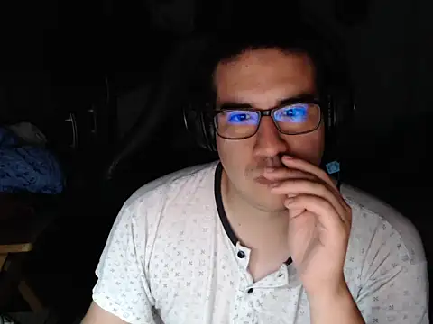 Snapshot of thealfawolf01 chatting on November 2025 05:18:02 AM thealfawolf01 online show from November 2025 05:18:02 AM