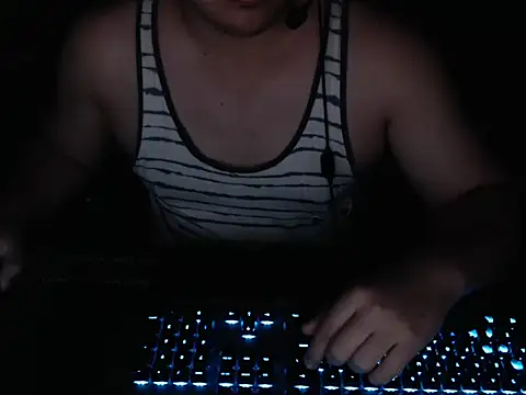 thealfawolf01 online show from April 2026 06:03:02 AM