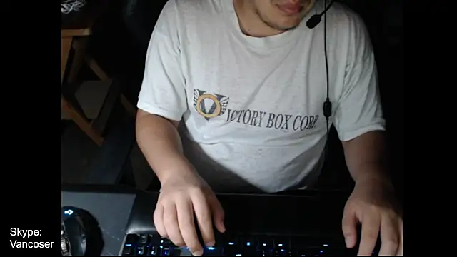 thealfawolf01 online show from February 2025 05:40:01 AM