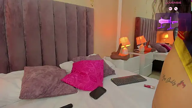 Megan Thompsonn online show from April 2026 01:15:01 PM