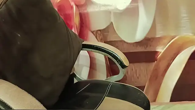 Snapshot of FRIENDFORFUN chatting on September 2025 04:44:01 PM FRIENDFORFUN online show from September 2025 04:44:01 PM