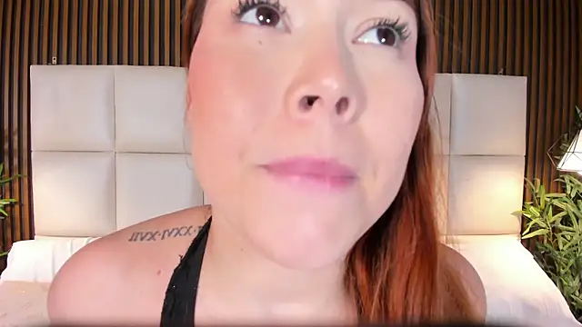 LiaTink online show from December 2025 05:11:01 PM