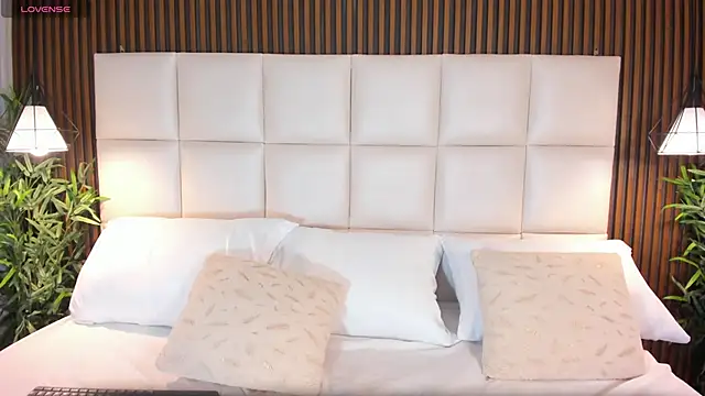 LiaTink online show from December 2025 04:44:01 PM