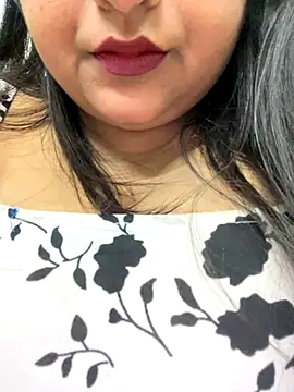 smile pretty online show from October 2025 08:54:01 PM