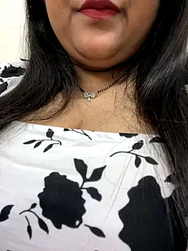 smile pretty online show from October 2025 06:27:01 PM