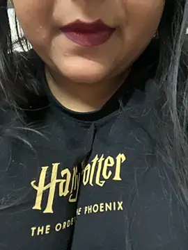 smile pretty online show from October 2025 07:48:02 PM