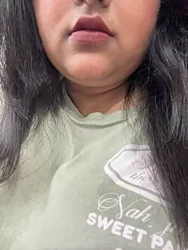 smile pretty online show from February 2026 03:45:02 PM