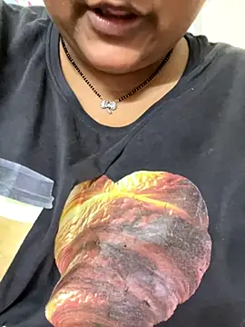 smile pretty online show from October 2025 06:07:01 PM