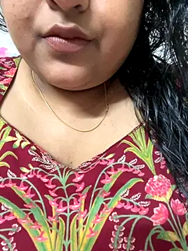 smile pretty online show from November 2025 06:33:02 PM