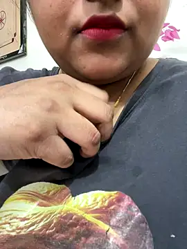 smile pretty online show from December 2025 07:24:02 PM