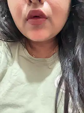 smile pretty online show from March 2026 09:00:01 PM