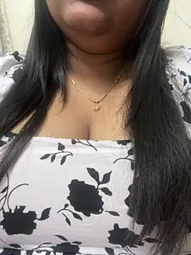 smile pretty online show from March 2025 05:50:01 PM