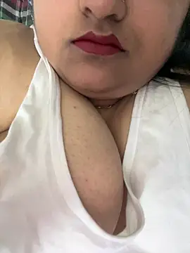 smile pretty online show from March 2025 07:44:01 PM