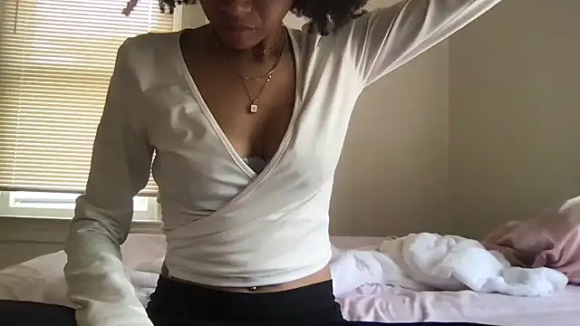 loveofbea online show from May 2026 05:16:02 PM