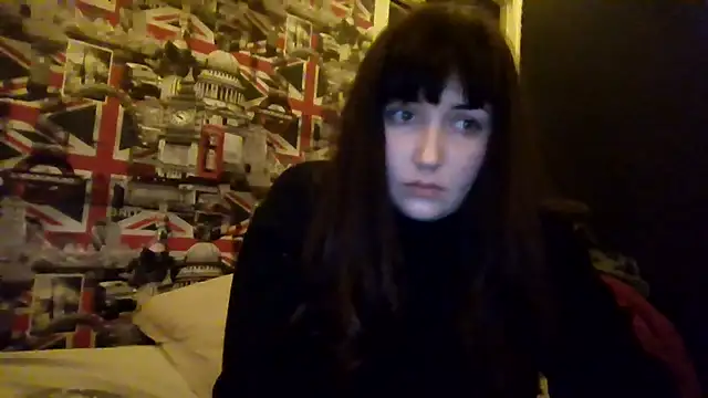 Lynylou online show from December 2025 09:25:02 PM