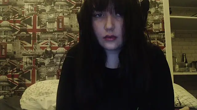 Lynylou online show from February 2026 10:53:01 PM