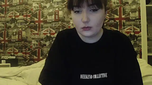 Lynylou online show from February 2026 09:25:01 PM