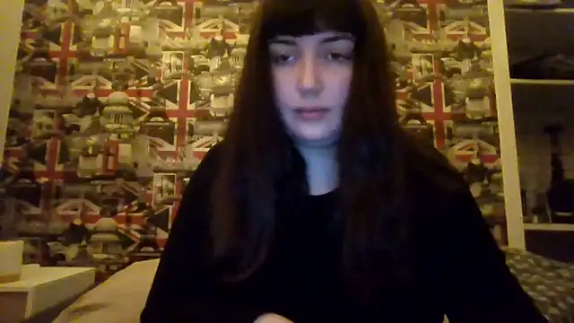 Lynylou online show from December 2025 09:51:01 PM