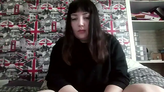 Lynylou online show from October 2025 07:32:02 AM