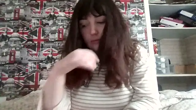 Lynylou online show from November 2025 09:46:01 AM