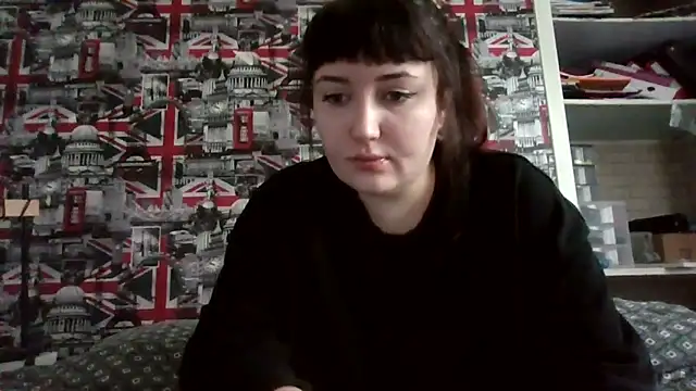 Lynylou online show from October 2025 07:42:01 AM