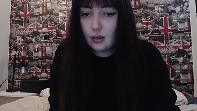 Lynylou online show from February 2026 07:47:02 PM