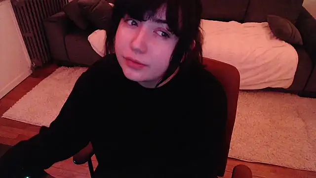 Lynylou online show from January 2025 02:20:02 AM